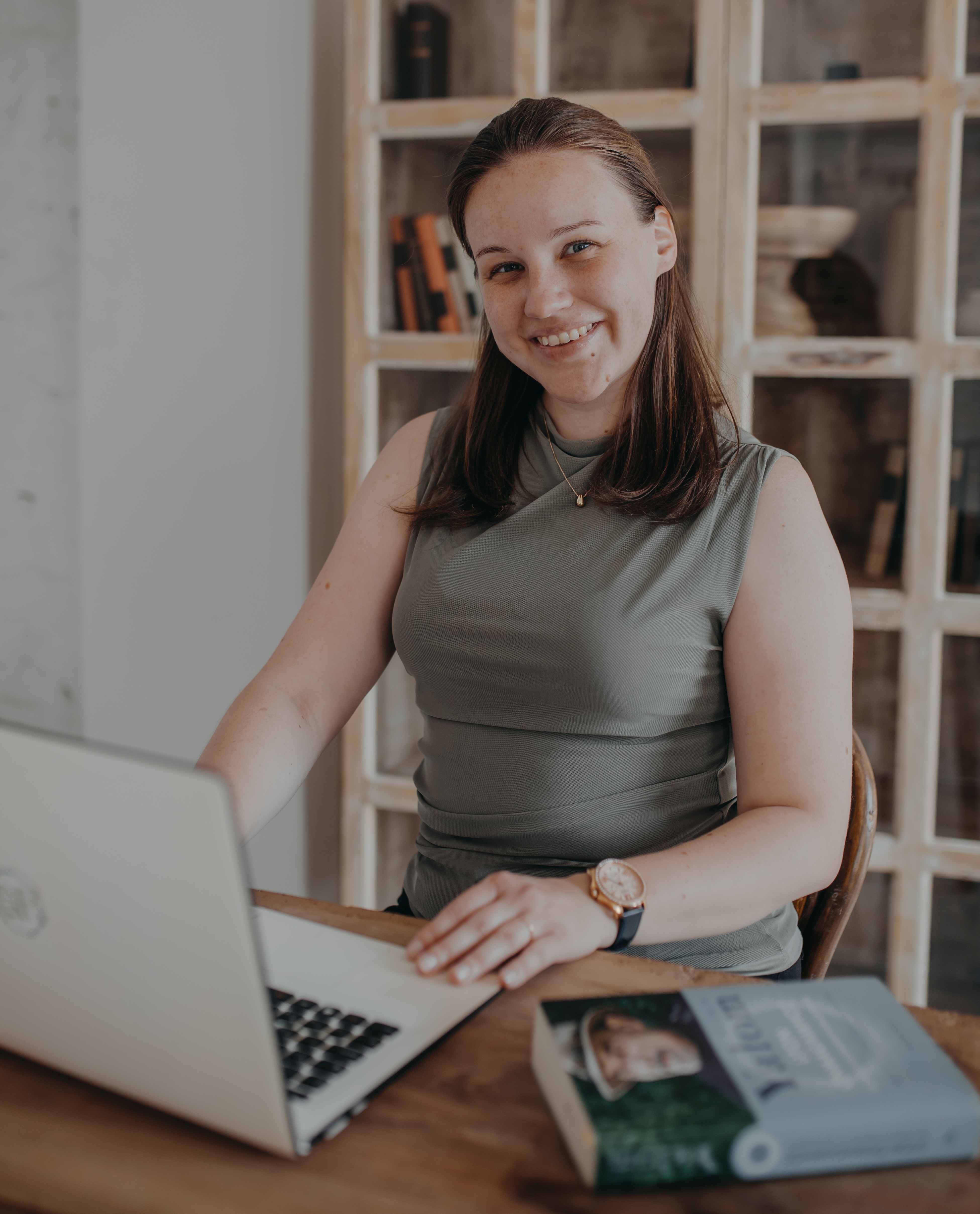 Anna Radányi, Child Psychologist, DSIT Therapist Trainee